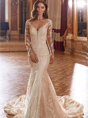 Moonlight Bridal Lace Long-Sleeve Mermaid Gown in Ivory